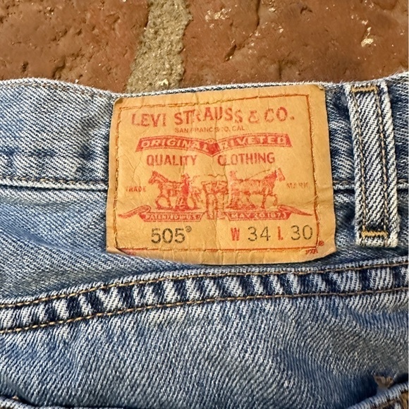 Levi's Regular Fit 505 Jeans 34 waist & 30 length - Picture 13 of 14